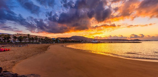 Cieli sereni con intervalli di nubi basse oggi a Tenerife