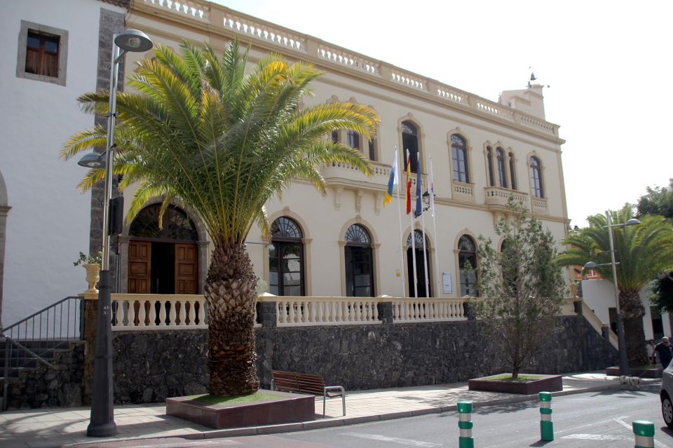 In risposta alla crisi degli alloggi Adeje cede due lotti ad Armeñime