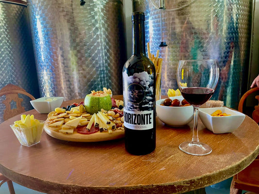 Bodega El Faro, una cantina avvolta tra le onde.