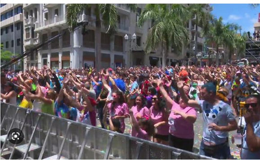 Ecco quello che succede oggi al carnevale a Santa Cruz de Tenerife