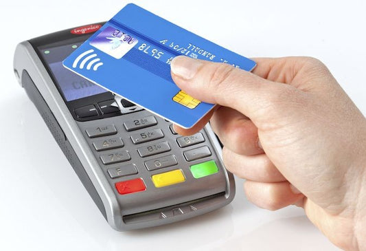 Paghi con carta? Cosa ti può succedere se non prendi la copia