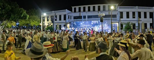 Notte di allegria a Los Cristianos per la Festa delle Canarie