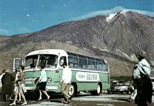 Sara' possibile la visita al Teide solo in autobus tra le 9:00 e le 13:30.