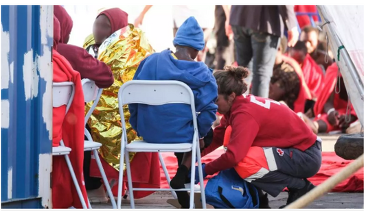 Oltre 1.200 persone arrivate alle Canarie in quasi tre giorni
