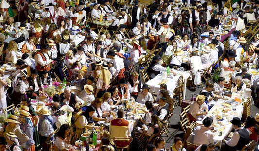 Tutto è pronto per el baile de magos de Santa Cruz