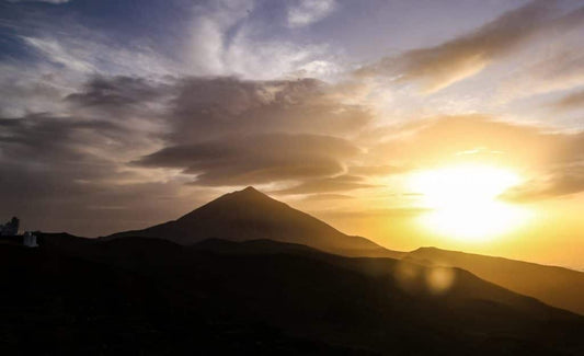 L'Aemet sfida i canari: il nome di questa nuvola sopra il Teide?