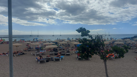 Nuvoloso nel nordovest di Tenerife nel resto delle zone schiarite