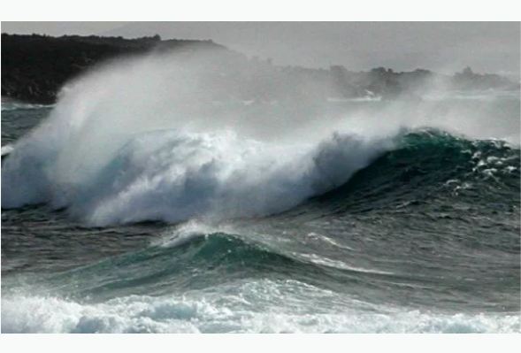 Attiva l'allerta per fenomeni costieri: onde di 2 metri