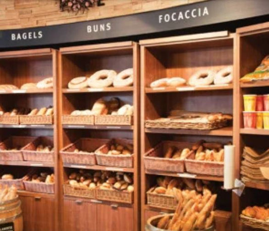 Abolita IVA al 4% sugli alimenti di base; olio e pasta passano dal 10% al 5%.