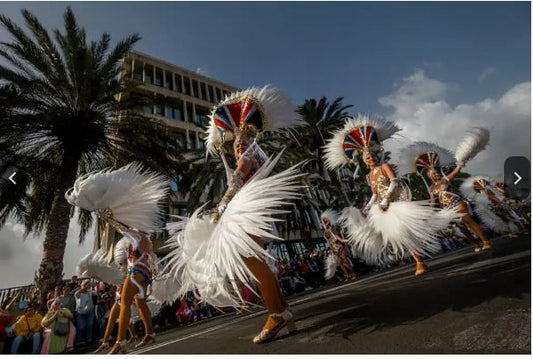 Migliaia di persone nell'apoteosi del Carnevale di Santa Cruz de Tenerife