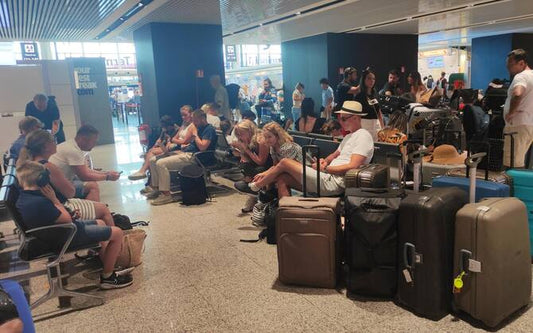 Ritardi, cancellazioni o bagagli smarriti: ecco come fare reclamo