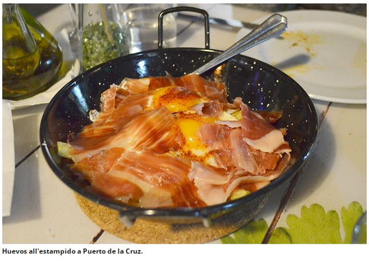 Piatto tipico di Tenerife è l'huevos estrellados o l'huevos estampido