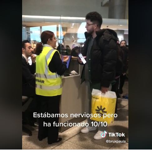 Come non pagare le valigie in aereo grazie a un trucco