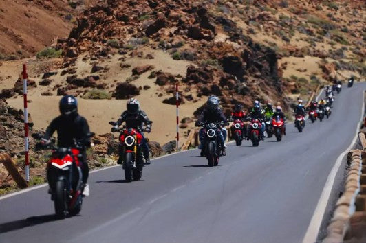 Ducati conquista Tenerife con la carica di #WeRideAsOne