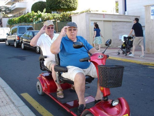 La grande confusione che regna sugli scooter elettrici a due posti