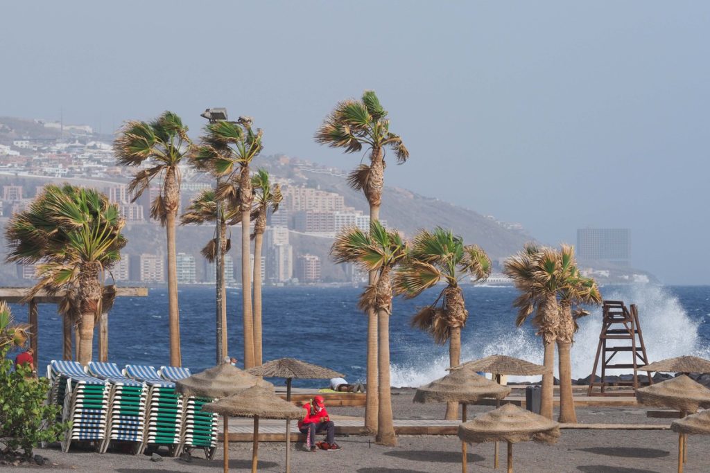 Attiva questa domenica allerta gialla per vento forte alle Canarie