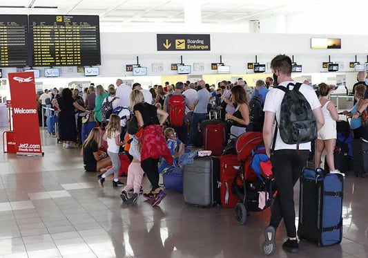 Tenerife guida il traffico aereo alle Canarie: oltre 21 milioni di passeggeri