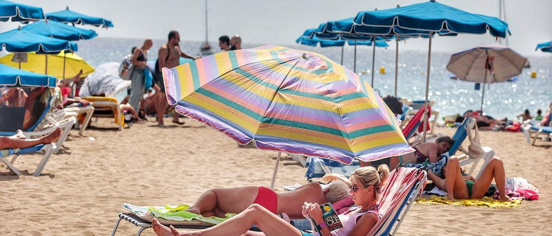 Nubi a Tenerife ma niente pioggia quindi tutti in spiaggia