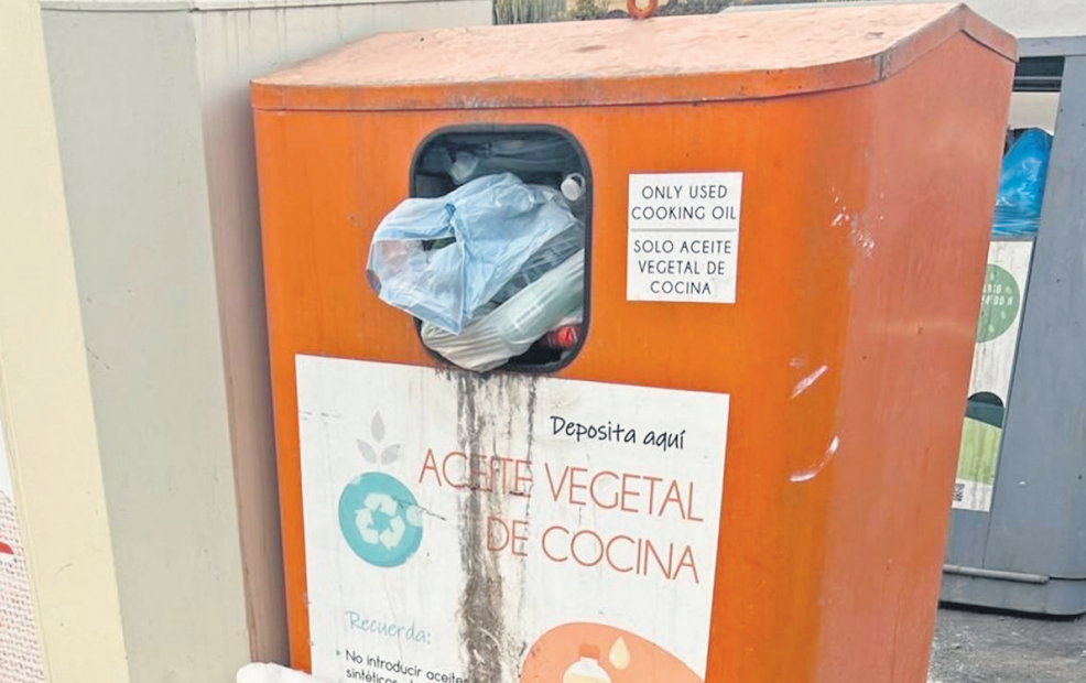 Arona valuta stop ai bidoni dell’olio esausto dopo vandalismi e abusi