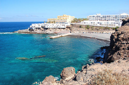 Hotel occupato a Tenerife, esplode l'indignazione generale!