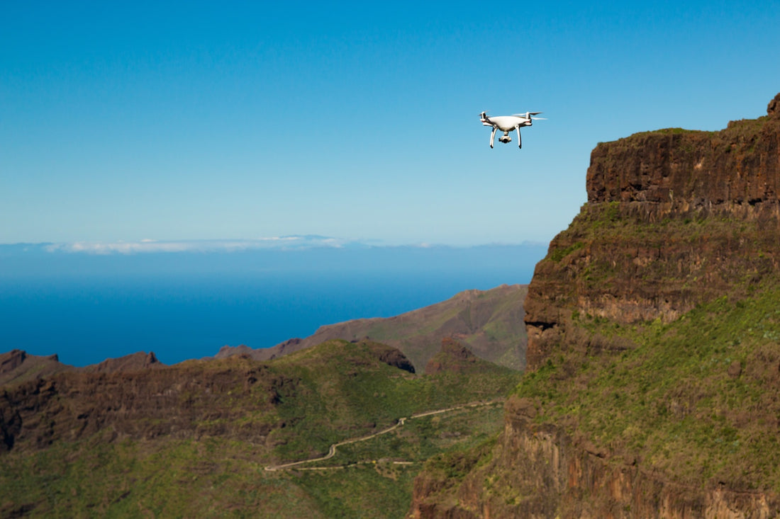 Il volo del drone fa cadere un minore a Tenerife: multa salata