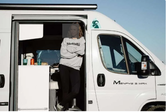 Insegnanti delle Isole Canarie costretti a vivere nei camper