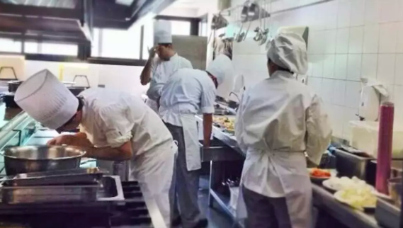 Isole Canarie ultime per stipendi: 400€ sotto la media spagnola