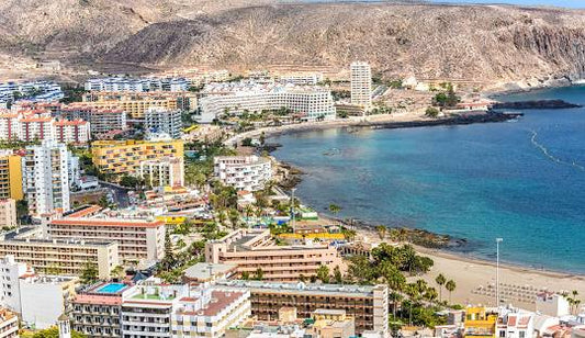 Le Isole Canarie approvano  la legge che regola i comuni turistici