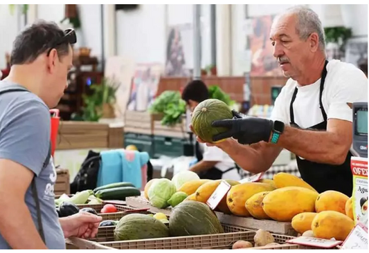 Al Mercato Agricolo di Valle San Lorenzo "L'Arona Farmers Market"