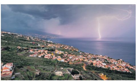 Temperature invariate, vento forte, calima e temporali a Tenerife