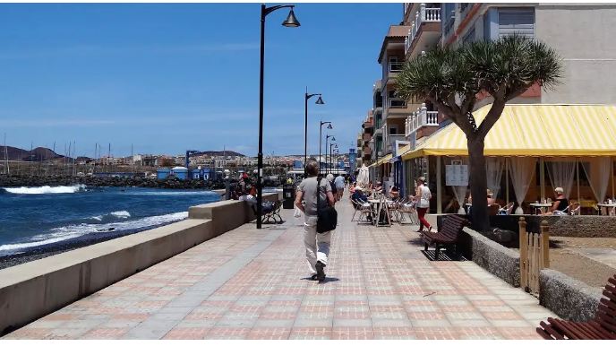 Las Galletas, Las Rosas le cugine povere di Los Cristianos