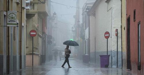 La tempesta 'Óscar' lascerà intense piogge e venti nelle Canarie