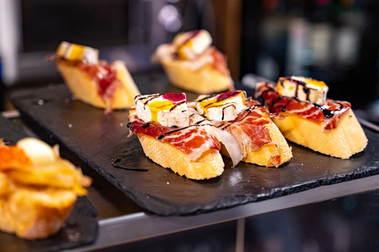 Qui le sette tapas più popolari servite nei bar spagnoli:
