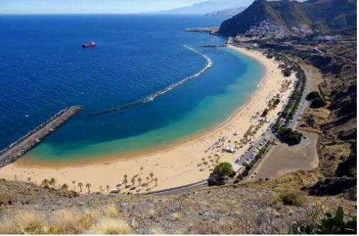 Giornata rovinata ieri per il caos di auto ferme per ore a Las Teresitas