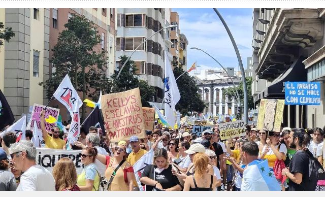 Nuova raduno contro le conseguenze del turismo nelle isole
